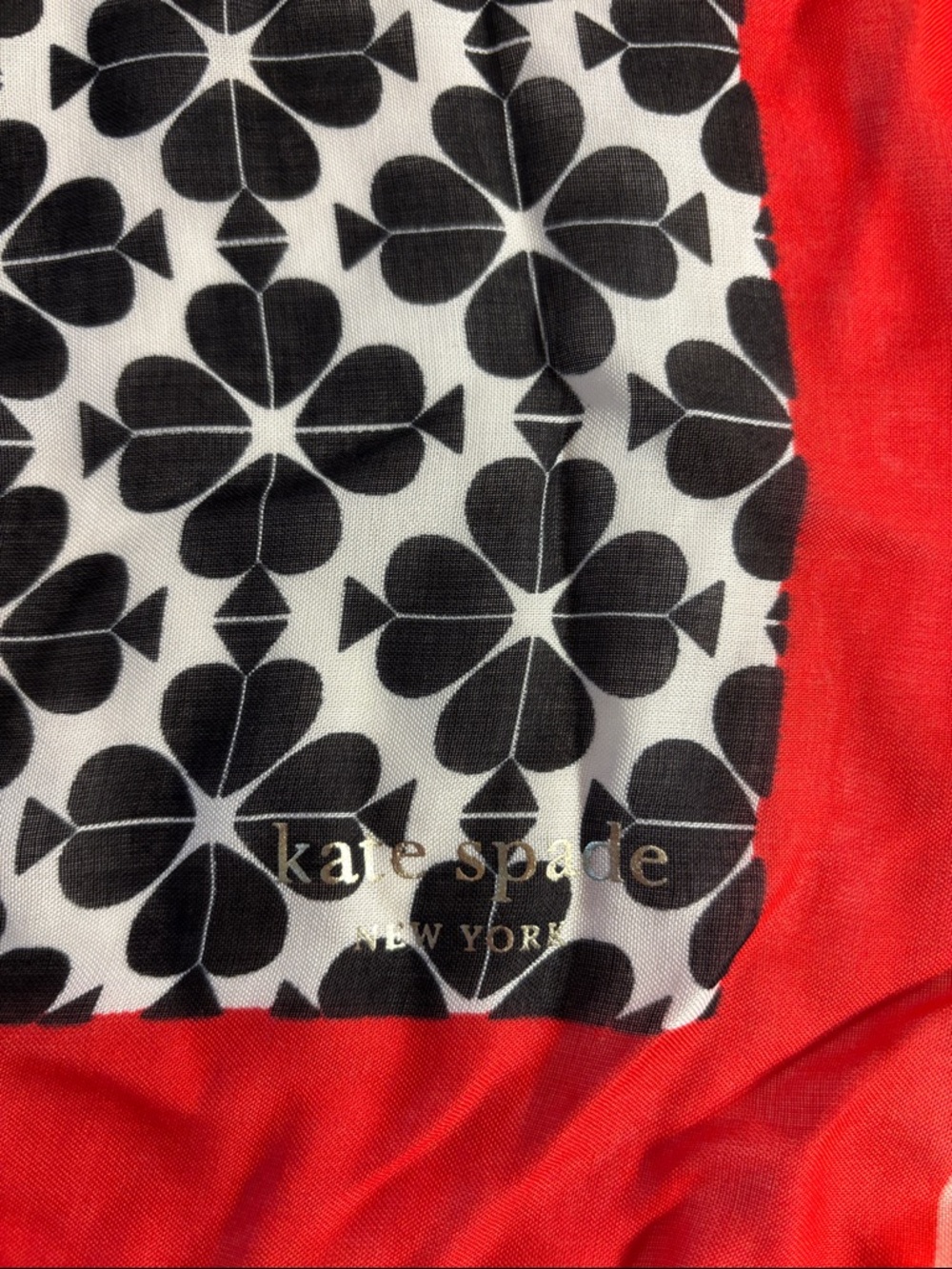 Kate Spade large Flower Cape / scarf in beautiful shades of pink - Picture 3 of 7